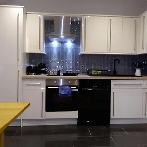 17 South Street Flat Apartment